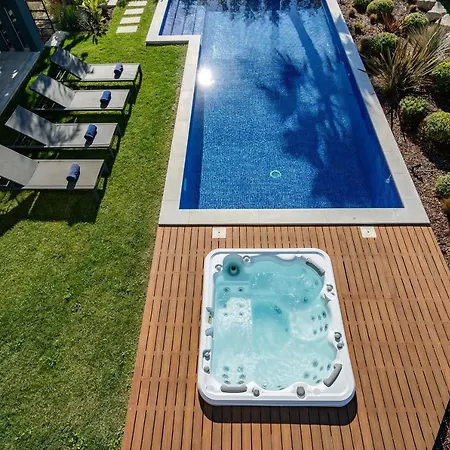 Victoria Lux By Sapvillas Villa *