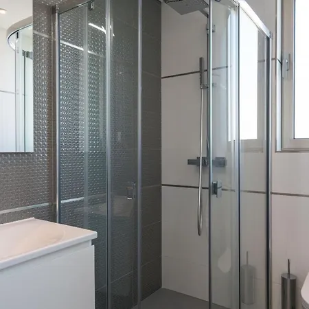 Victoria Lux By Sapvillas Villa