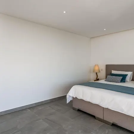 Villa Victoria Lux By Sapvillas *